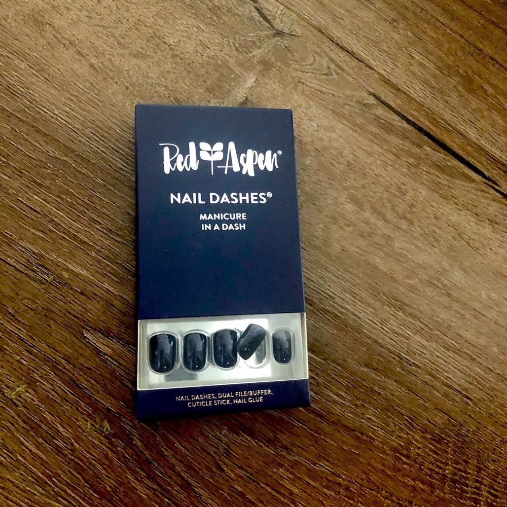 Red Aspen Nail Dash - Navy